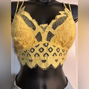 Women’s Zenana lace crop top. NWOT size S and Size L